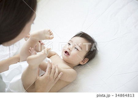 赤ちゃん 幼児 ママ 34864813