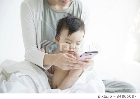赤ちゃん 幼児 ママ 34865087