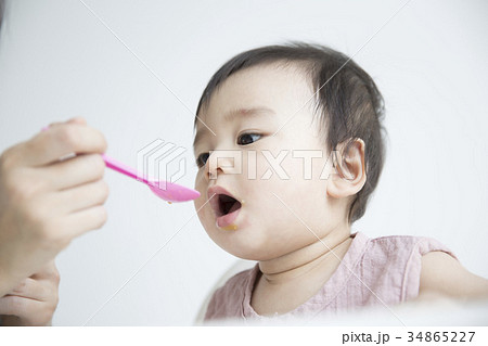 赤ちゃん 幼児 ママ 34865227