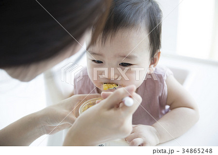 赤ちゃん 幼児 ママ 34865248