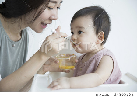 赤ちゃん 幼児 ママ 34865255