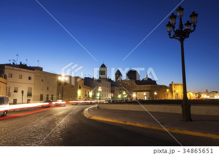 Spain, Andalusia, Cadiz, Cathedral de Cadiz in long exposure 34865651