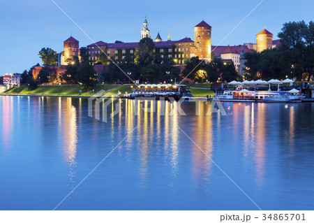 Poland, Lesser Poland, Krakow, Wawel Castle across Vistula River 34865701