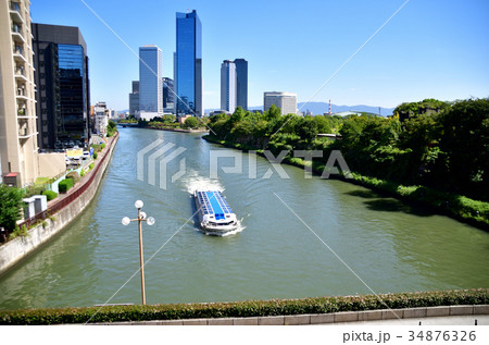 大坂橋より大阪ビジネスパークと水上バス「アクアライナー」 大坂橋より大阪ビジネスパークと水上バス「アクアライナー」 34876326