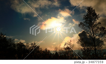信州山ノ内・夕日と雲の風景 34877359