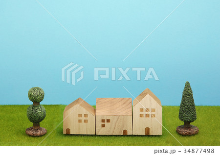 住宅イメージ　青空　家　ミニチュア　 34877498