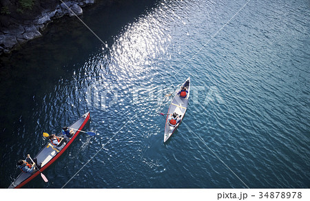 カヌーを漕ぐ家族 カヌーを漕ぐ家族 34878978