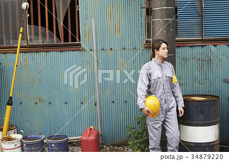 女性作業員 34879220