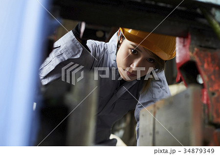 女性作業員 女性作業員 34879349