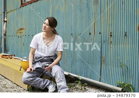 女性作業員 女性作業員 34879370