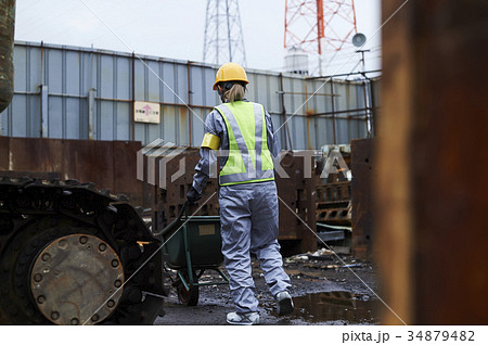 女性作業員 女性作業員 34879482