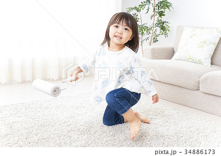掃除をする子供 掃除をする子供 34886173