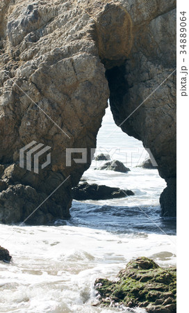 MALIBU, UNITED STATES - OCTOBER 9, 2014: Beautiful MALIBU, UNITED STATES - OCTOBER 9, 2014: Beautiful 34889064