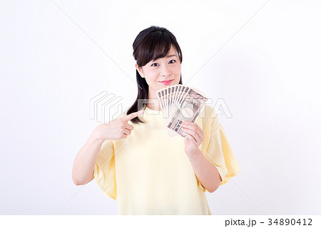 ミドル女性、お札、10万円 34890412