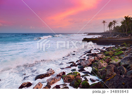 Beautiful pink tinted waves Beautiful pink tinted waves 34893643