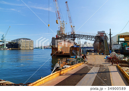 神戸 兵庫港の浮きドック 34900589