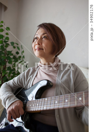 ミドル女性　習い事 34902176