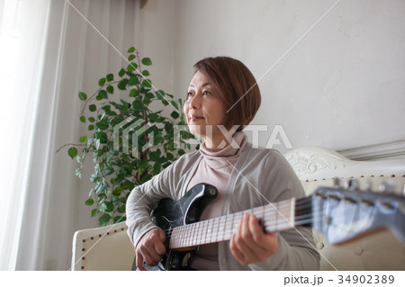 ミドル女性　習い事 34902389