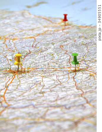Red, green and yellow points on the italy map Red, green and yellow points on the italy map 34905551