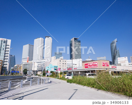 名古屋駅ビル群とマックスバリュ太閤店 34906133