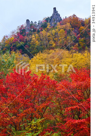 層雲峡 双槍峰の紅葉 34913941