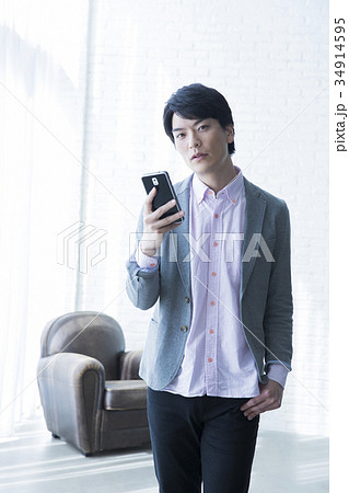 30代男性 スマートフォン 30代男性 スマートフォン 34914595