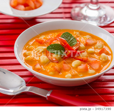 Chickpea soup 34917390