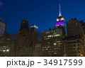 ニューヨーク、クリスマスの高層ビル群 34917599