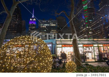 ニューヨーク、ブライアントパークのホリデーマーケット 34917601