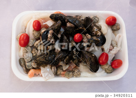 fish soup ingredients 34920311