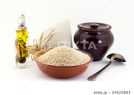 The composition of the Barley groats in a clay 34920893