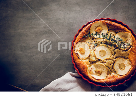 Apple pie with caramel chestnut cream Apple pie with caramel chestnut cream 34921061