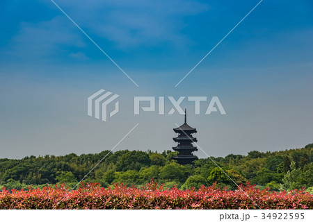 岡山 総社市 赤目の向こうに初夏の備中国分寺 岡山 総社市 赤目の向こうに初夏の備中国分寺 34922595