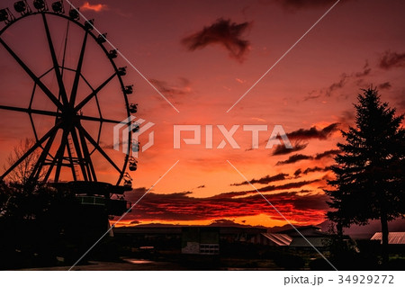 早朝の深山峠　（北海道上富良野町） 34929272