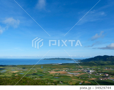 バンナ岳渡り鳥観察所から名蔵方面の眺め 34929744