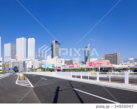 名古屋駅ビル群とマックスバリュ太閤店 34930047