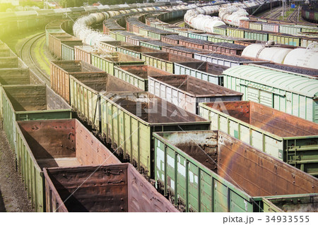 Many different of empty wagons 34933555