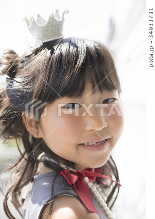 ドレスを着た女の子 ドレスを着た女の子 34933731