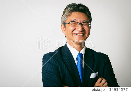 笑顔のビジネスマン　中年男性 34934577