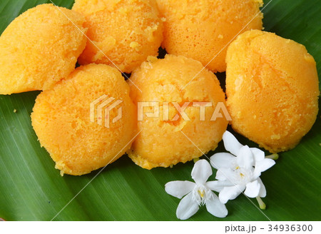toddy palm cake Thai dessert on fresh banana leaf toddy palm cake Thai dessert on fresh banana leaf 34936300