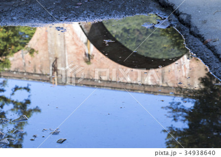 反射するめがね橋02 34938640