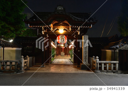 夜の京都建仁寺禅居庵摩利支尊天堂 夜の京都建仁寺禅居庵摩利支尊天堂 34941339