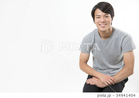 若い男性 爽やかな笑顔のスポーツマンの写真素材