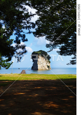 【石川県・観光名所】見附島（軍艦島） 34941966