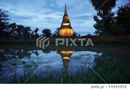 Wat Chedi Sung in Sukhothai, Thailand 34943950