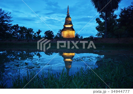 Wat Chedi Sung in Sukhothai, Thailand 34944777
