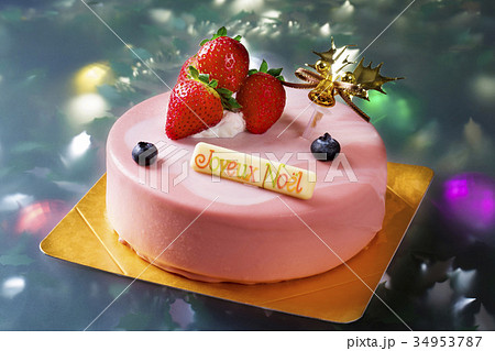 イチゴムースのクリスマスケーキの写真素材 34953787 Pixta