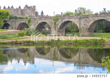 カルカソンヌに架かる橋の反射 34955757