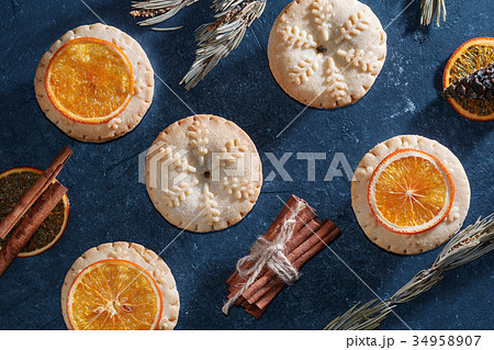 Top view of mince pies. Concept of Christmas 34958907