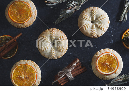 Top view of mince pies. Concept of Christmas 34958909